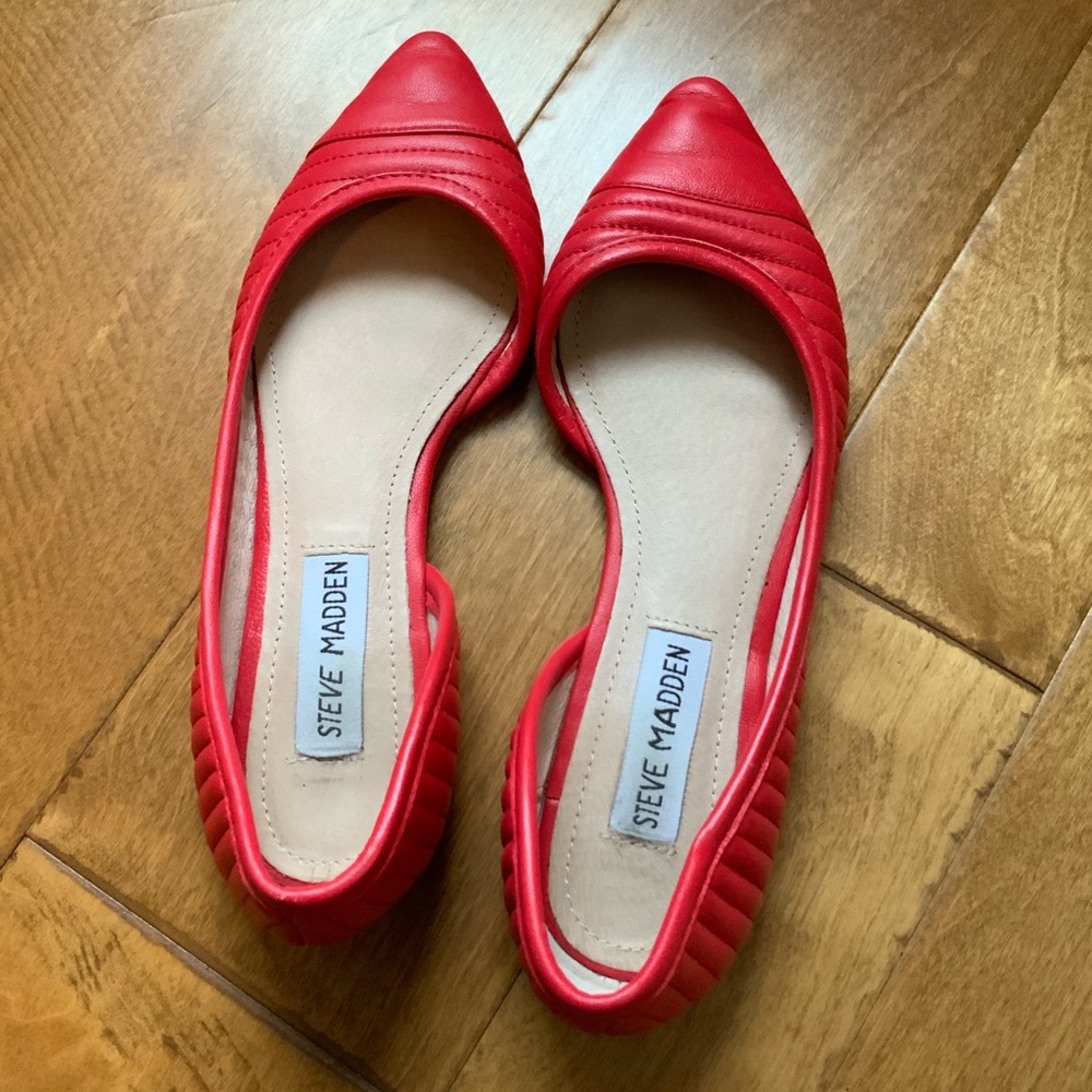 Steve Madden red flats, Size 5